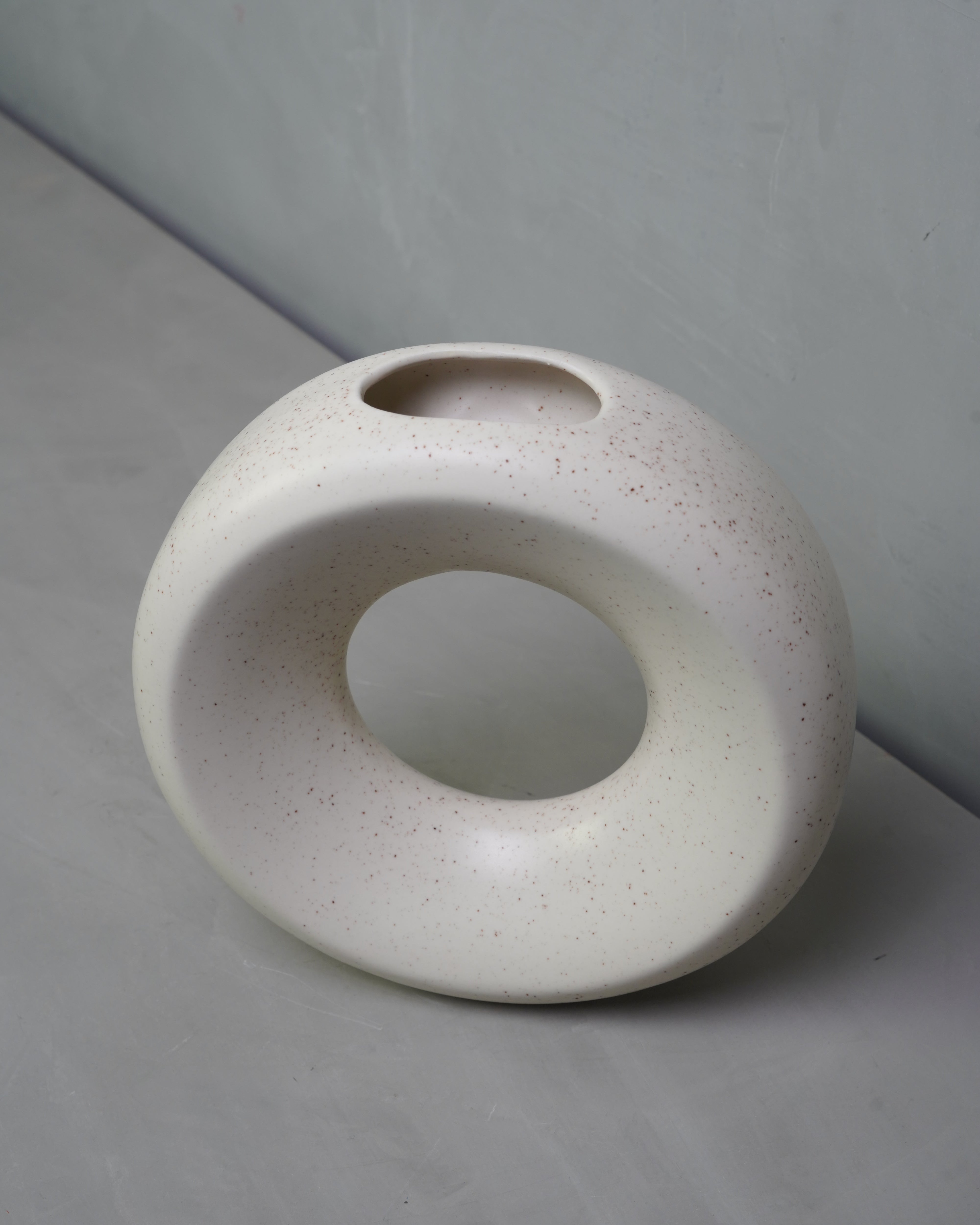 HK LIVING Ceramic Circle Vase M - White Speckled
