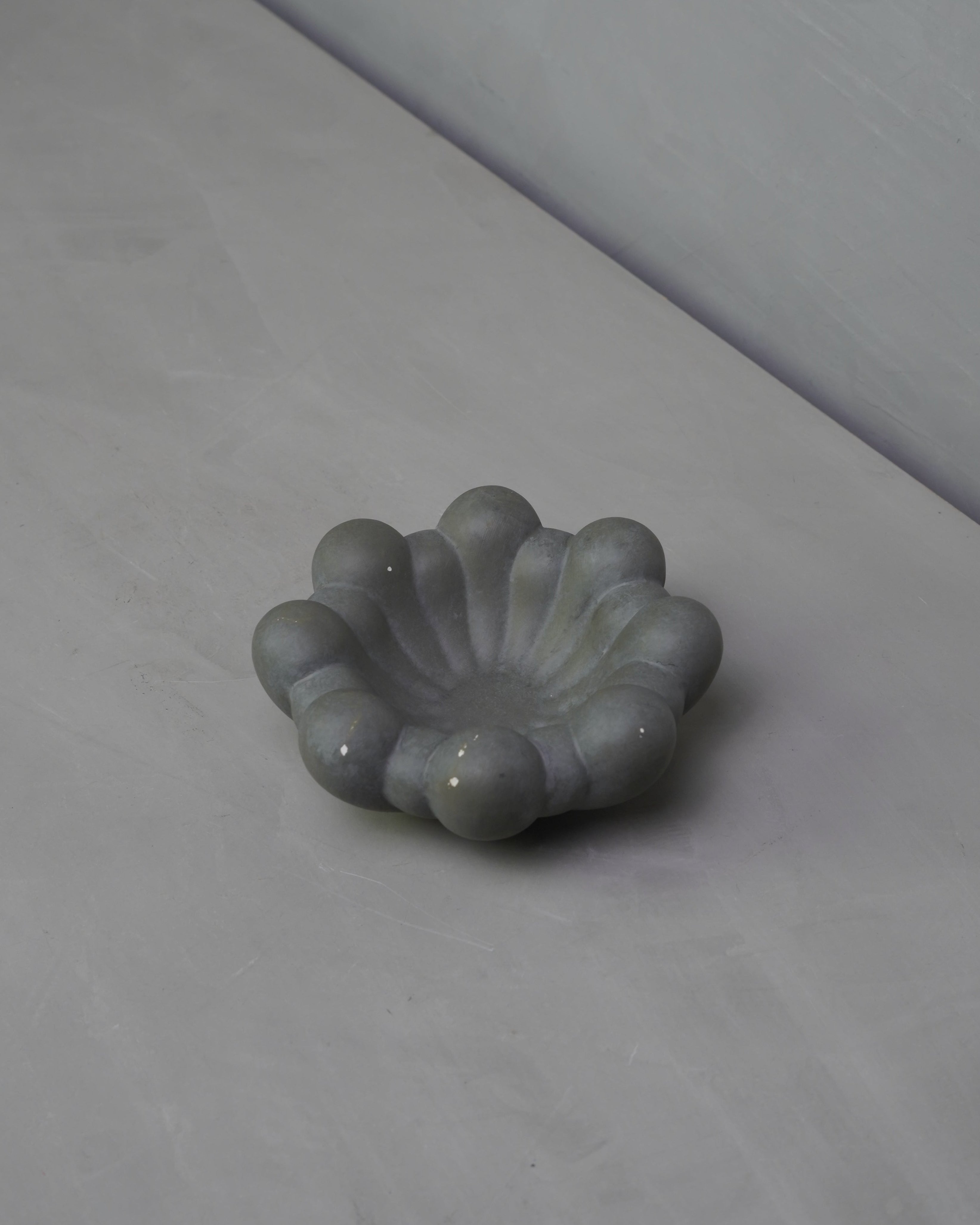 101COPENHAGEN Bloom Tray Small - Dark Grey