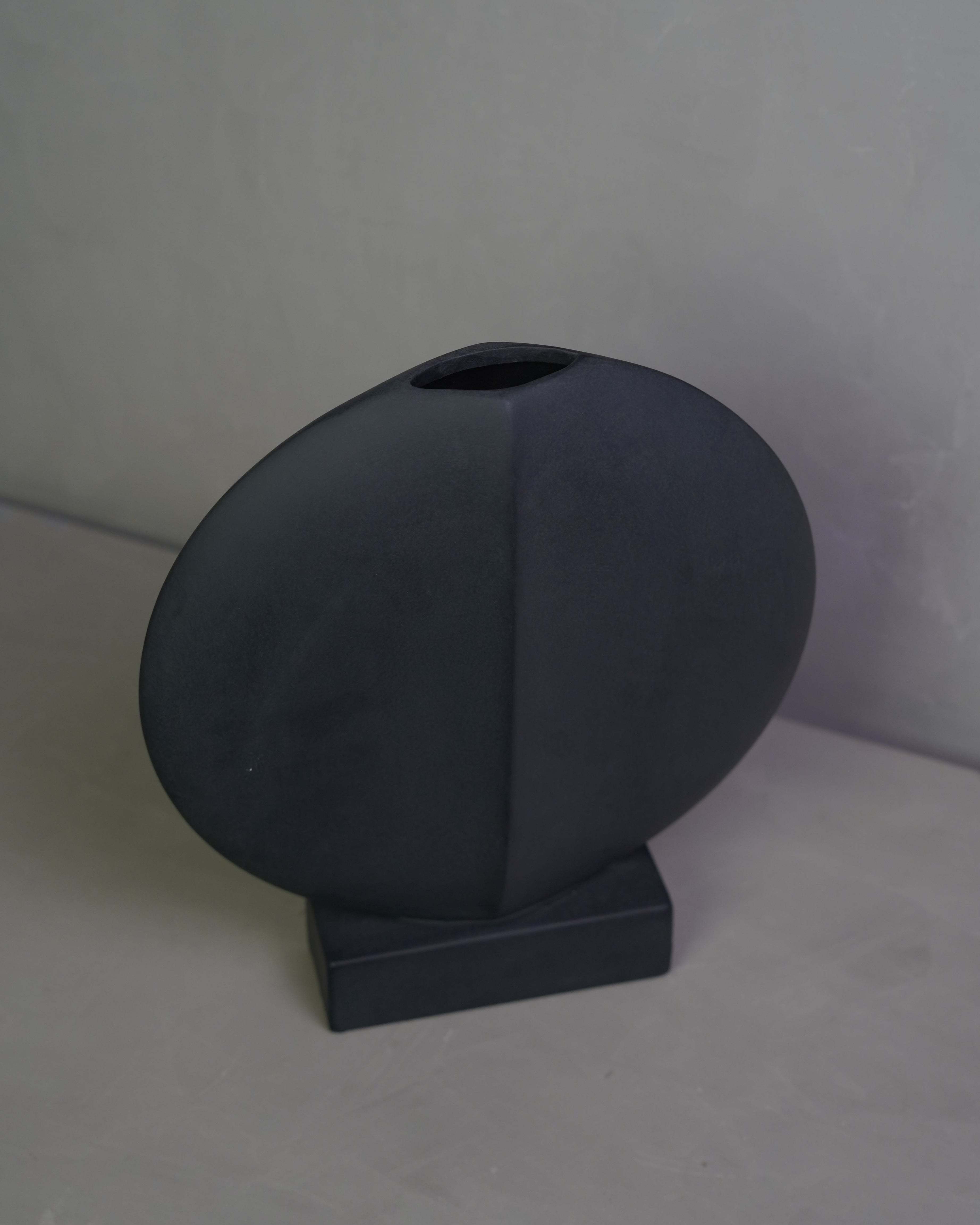 101 COPENHAGEN Guggenheim Vase, Petit - Black