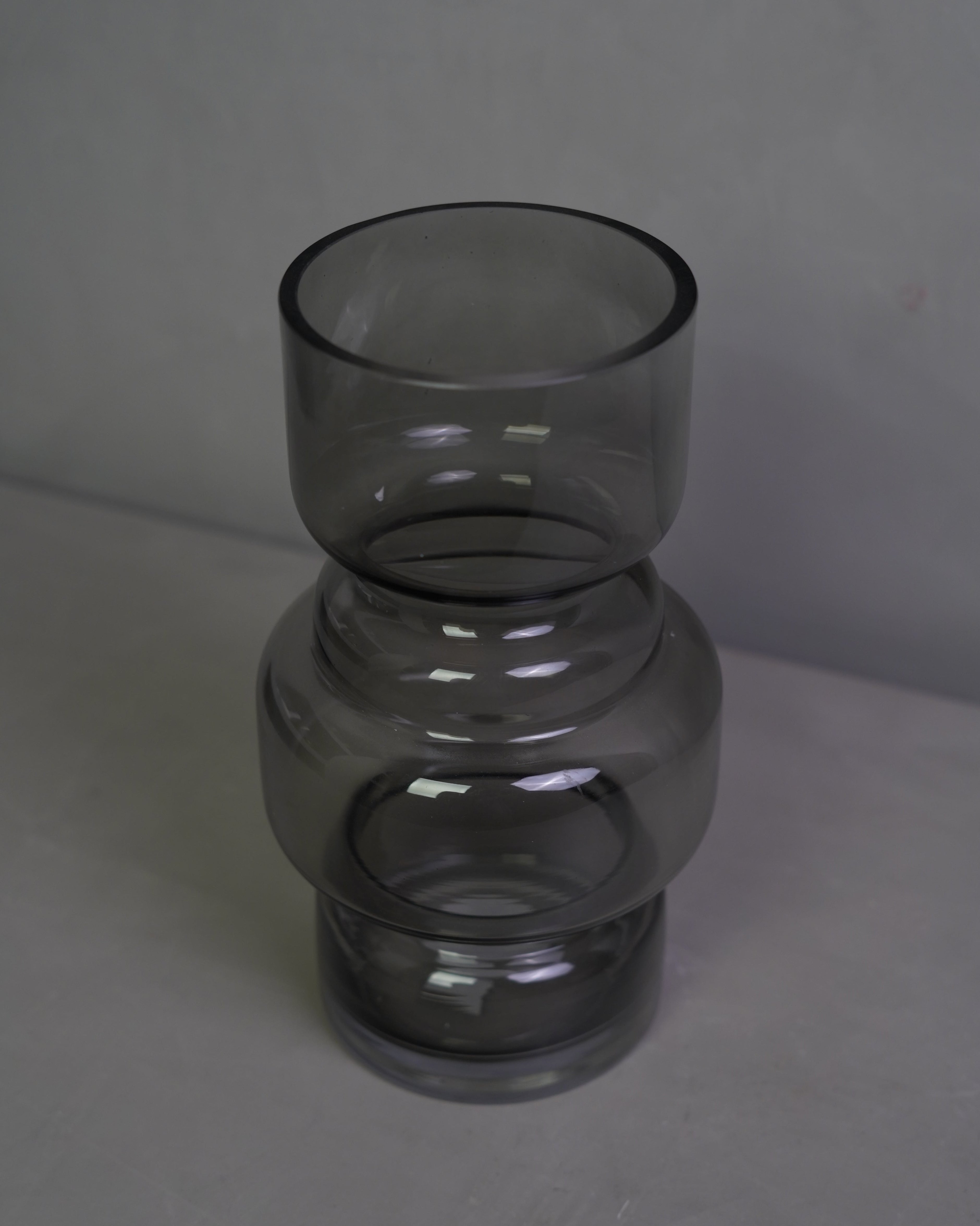 Vase Courtly Medium Dark Grey