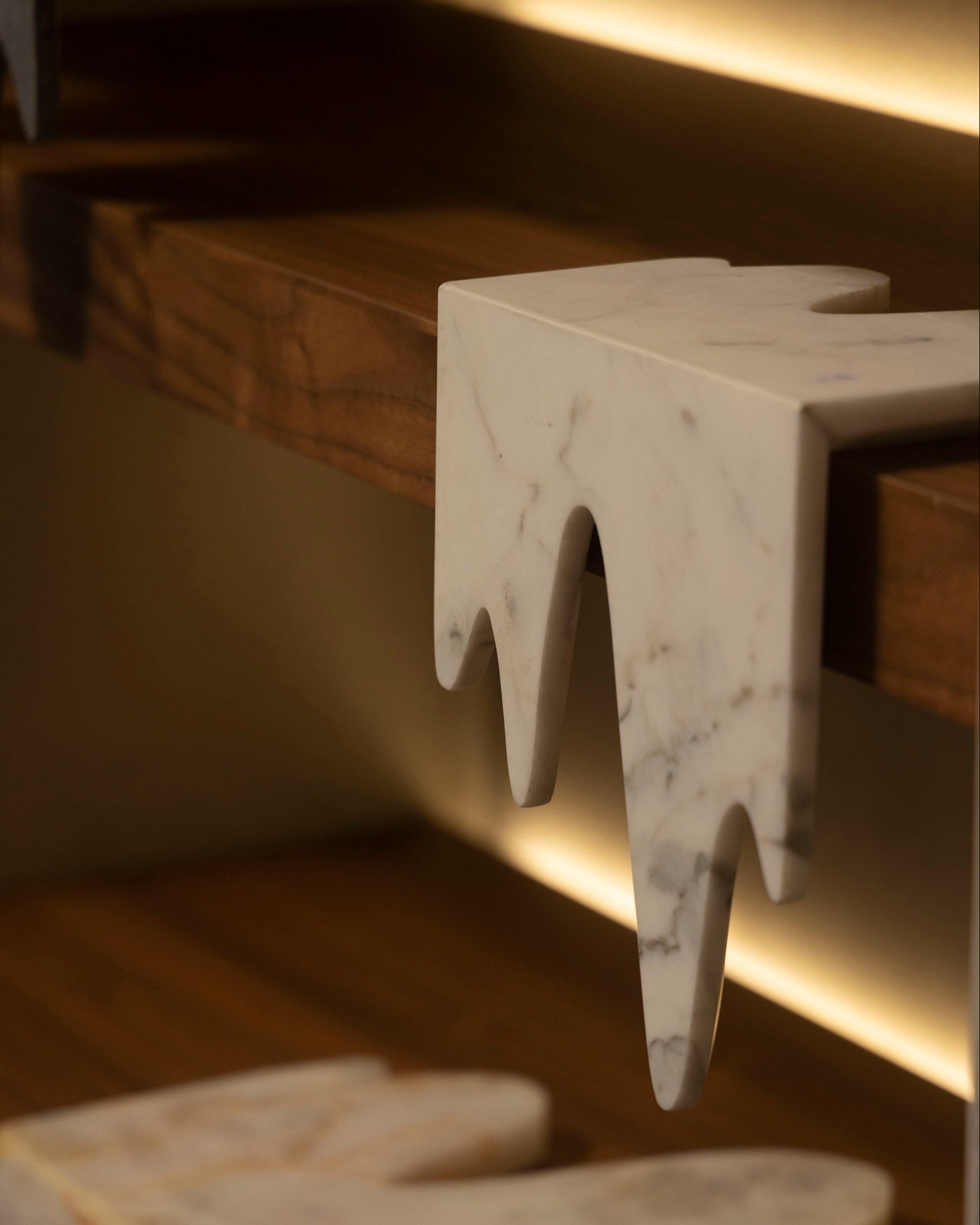KORT Liquid Big - white Marble
