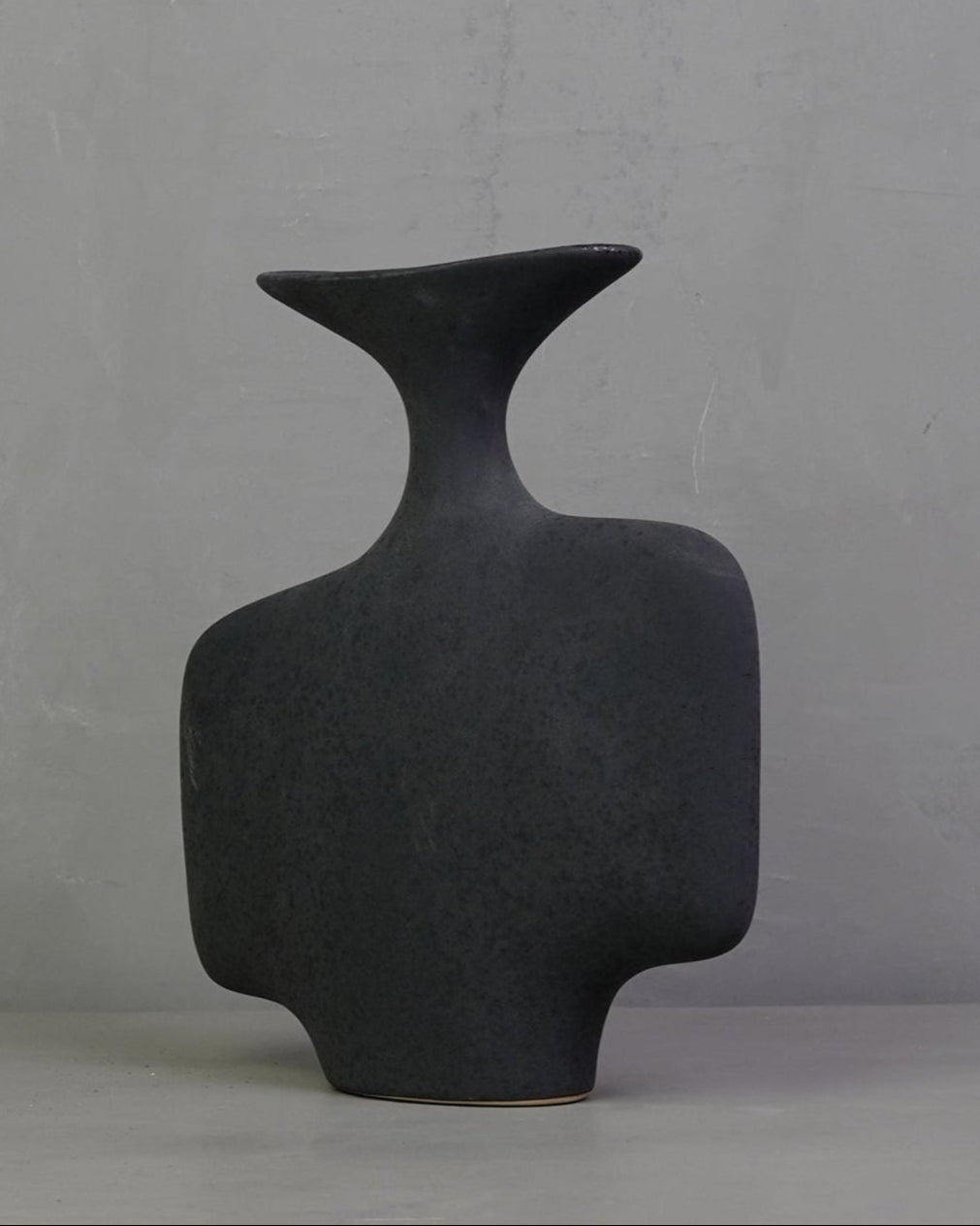Nantou Vase - Ceramic Black