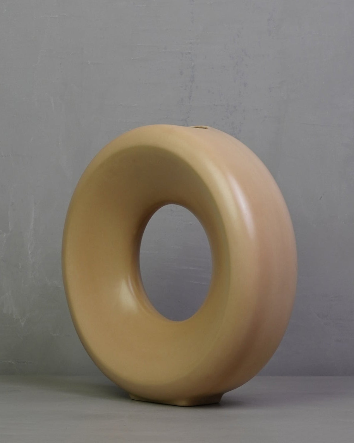 Ceramic circle vase L - Sand