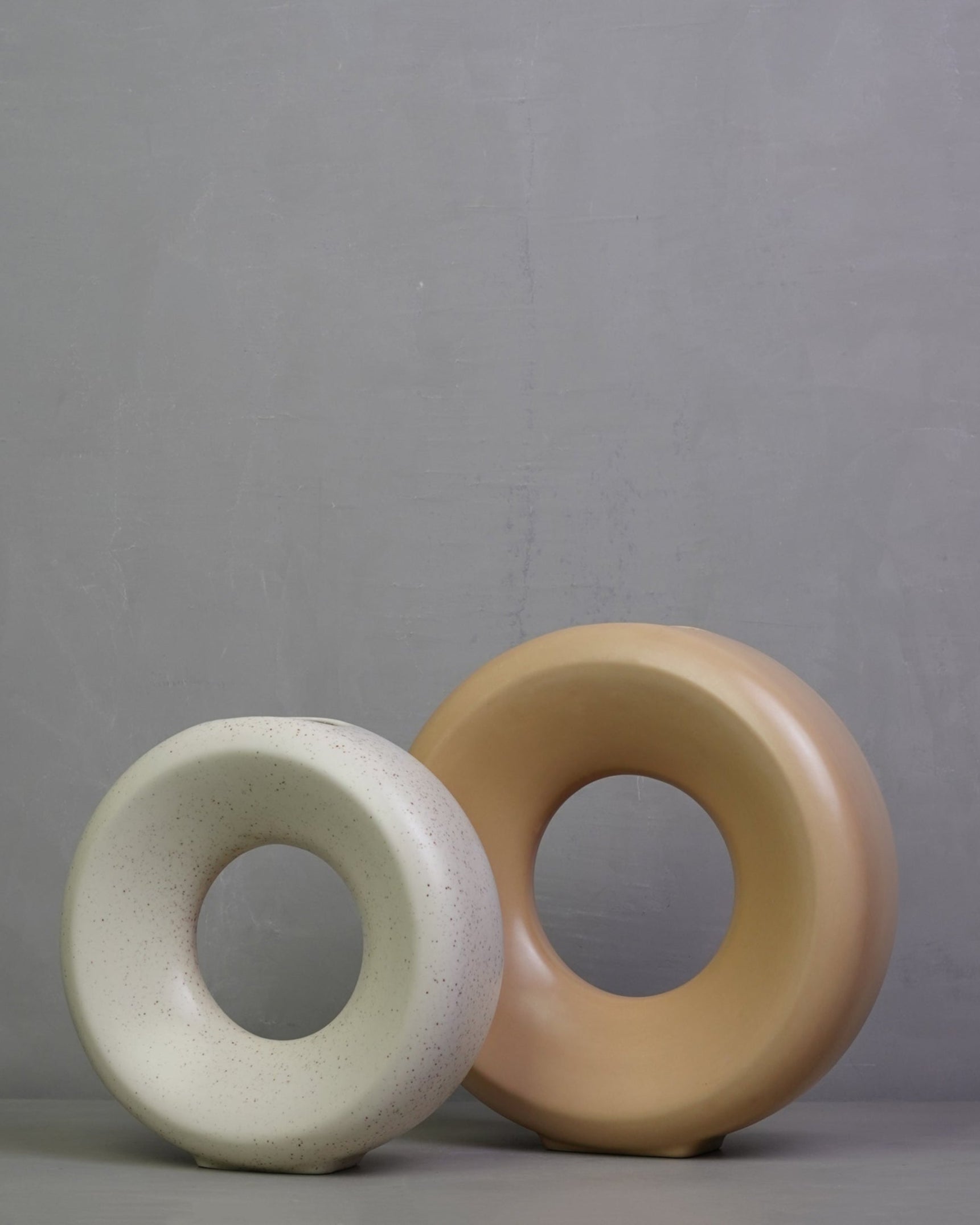 HK LIVING Ceramic Circle Vase M - White Speckled