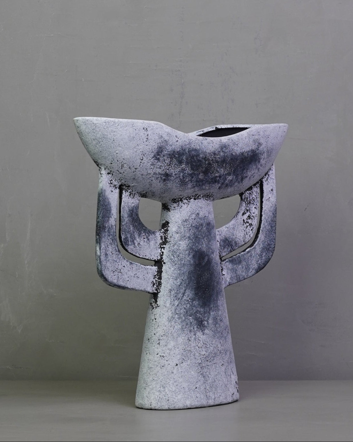 Totemo Vase - Marble Mist