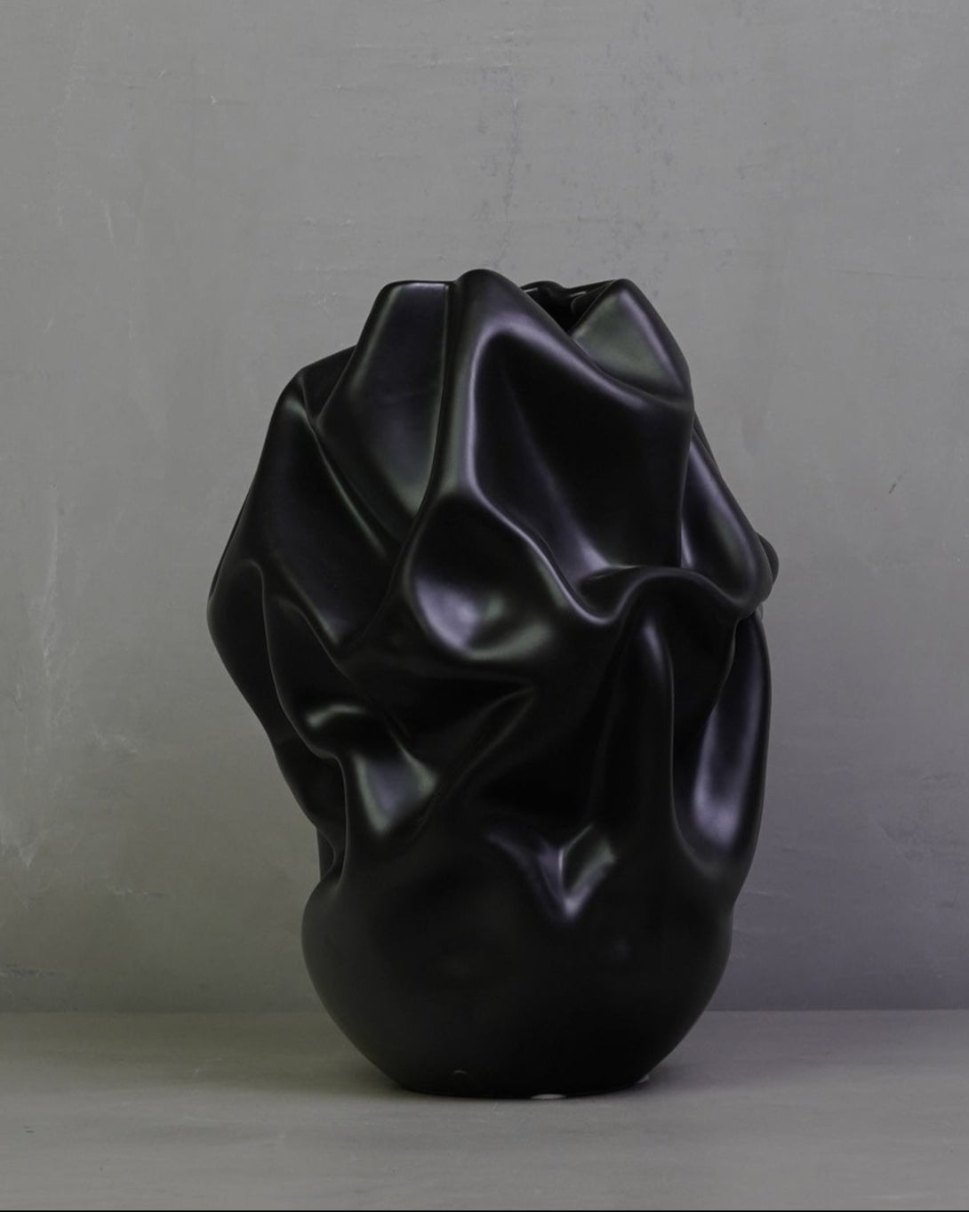 Ceramic Sculpture Vessel L - Black