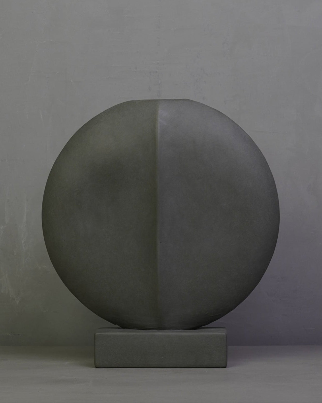 Guggenheim Large - Grey