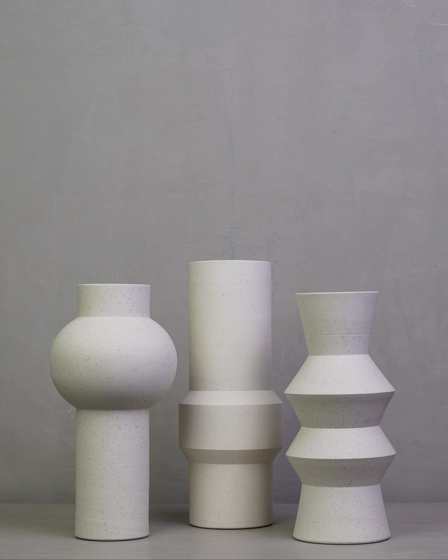 Speckled Clay Vase Round