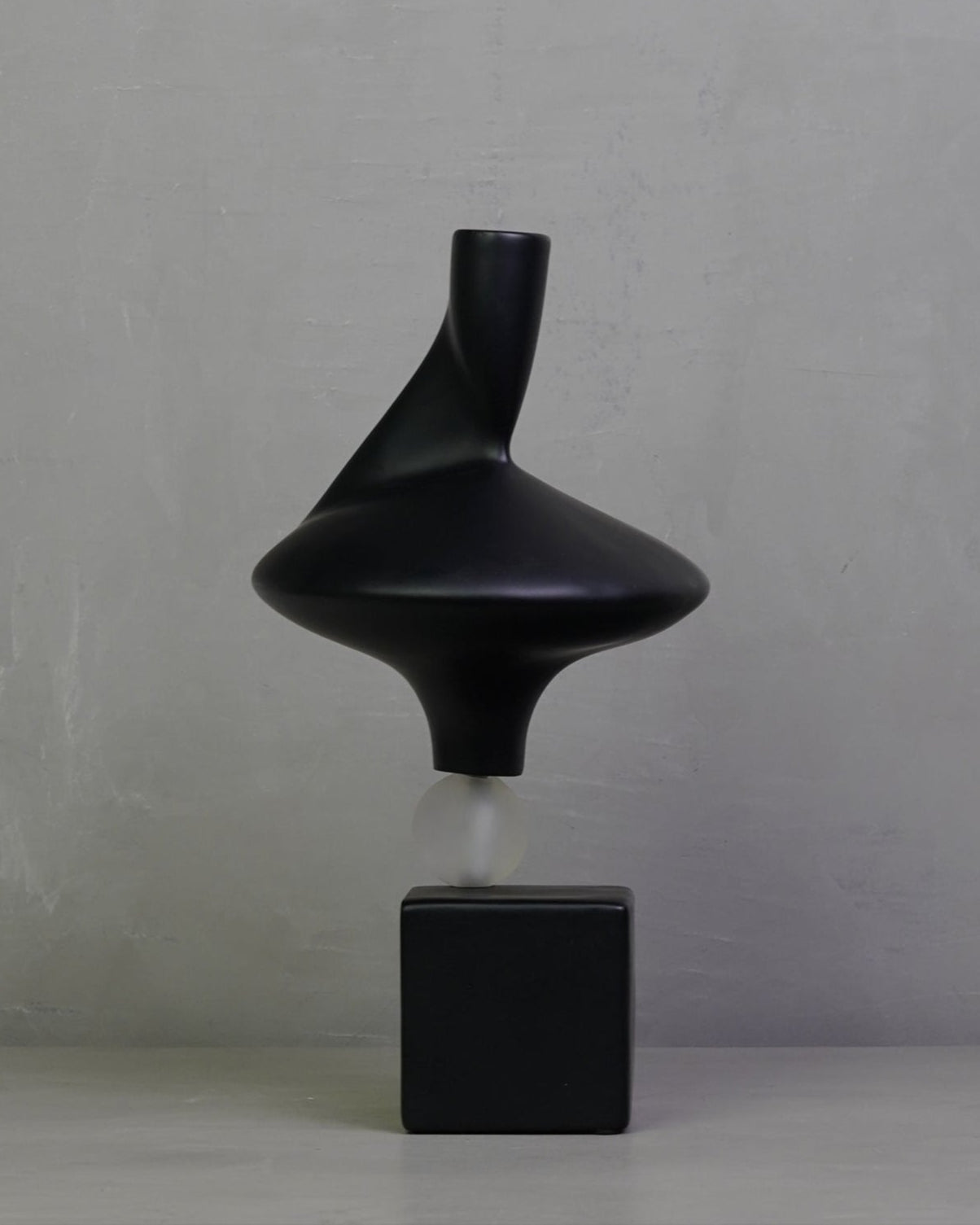 Equilibrium Spinning Top Vase