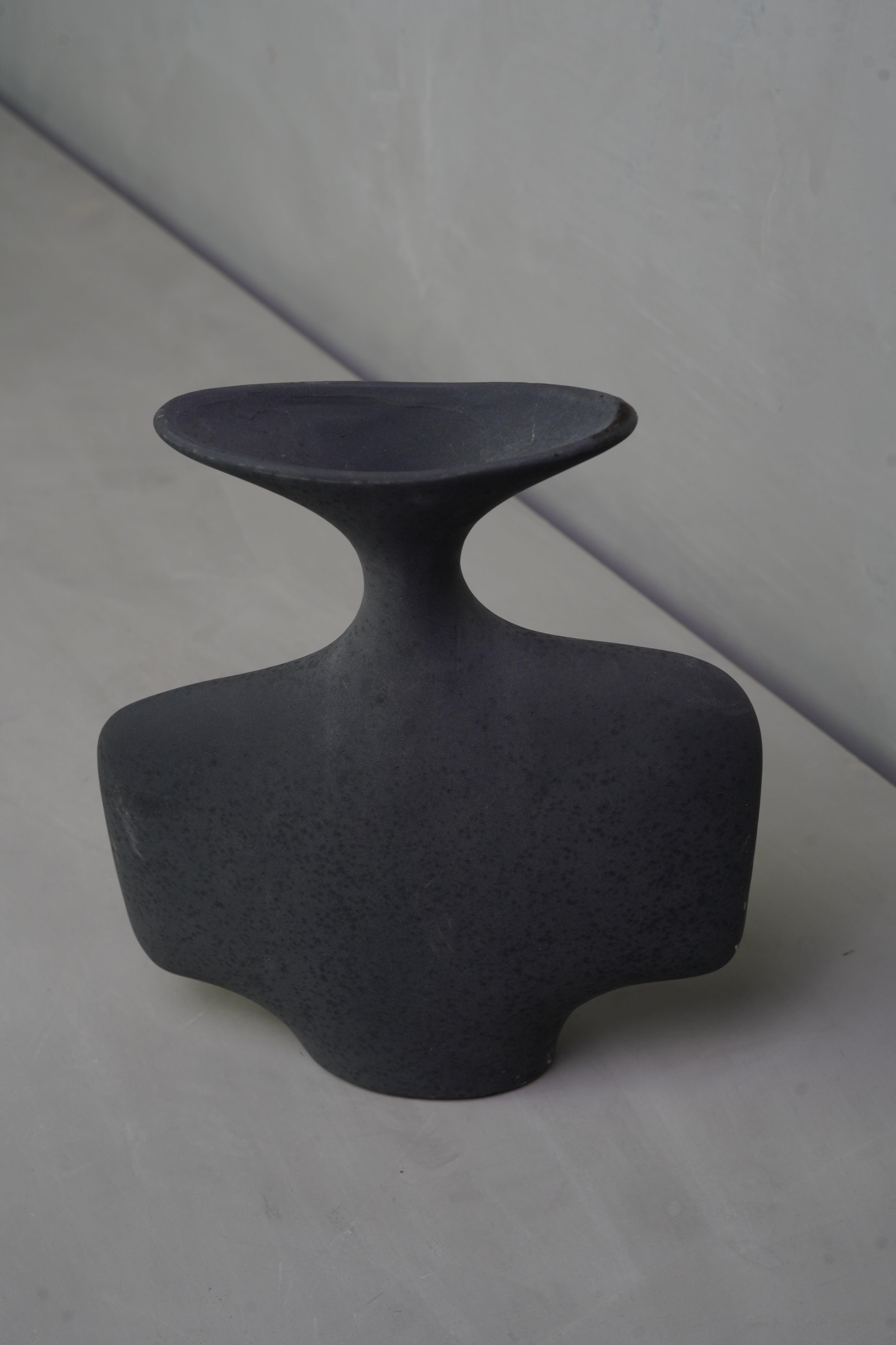 Nantou Vase - Ceramic Black