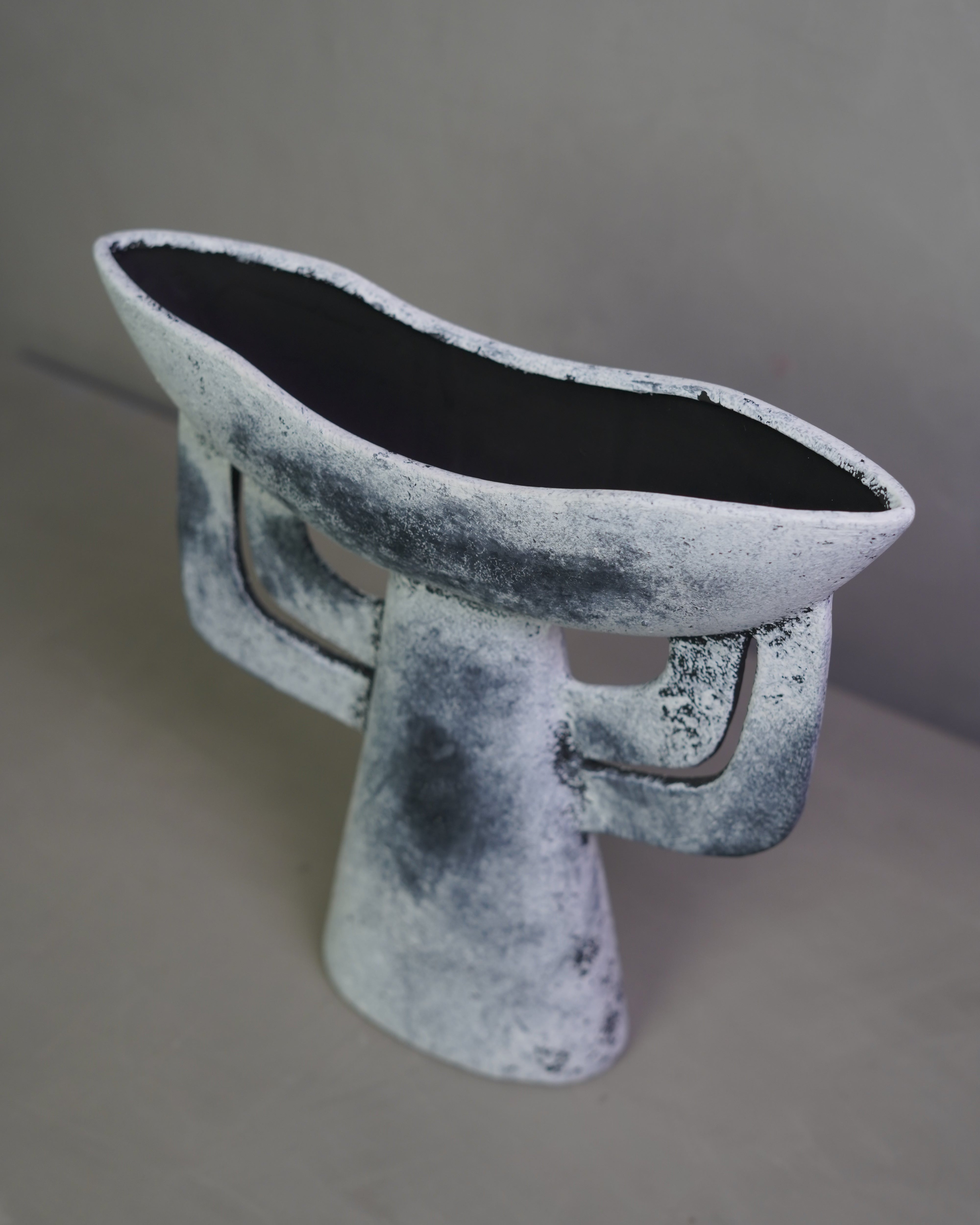 Totemo Vase - Marble Mist