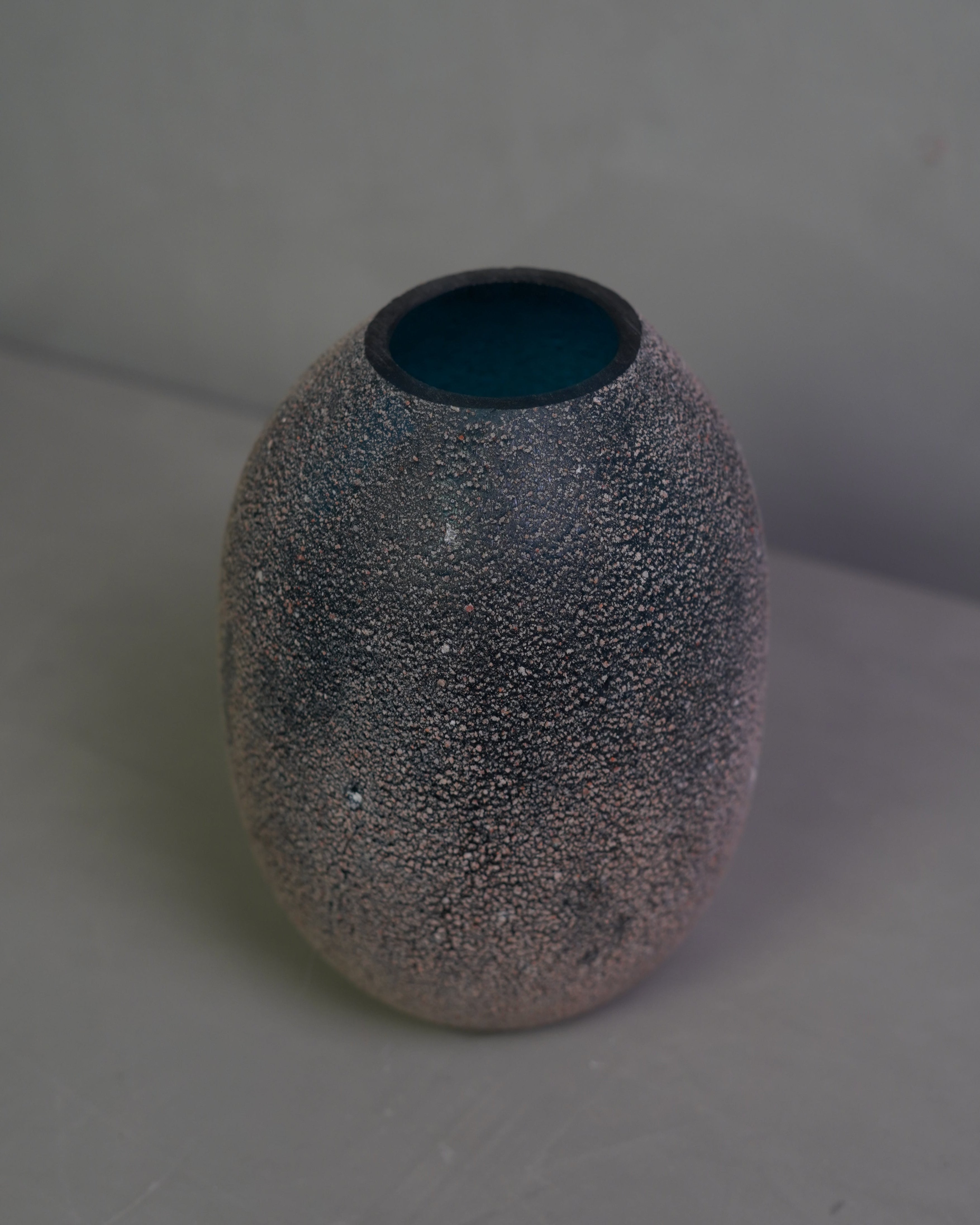 Pebble Vase L - Gray