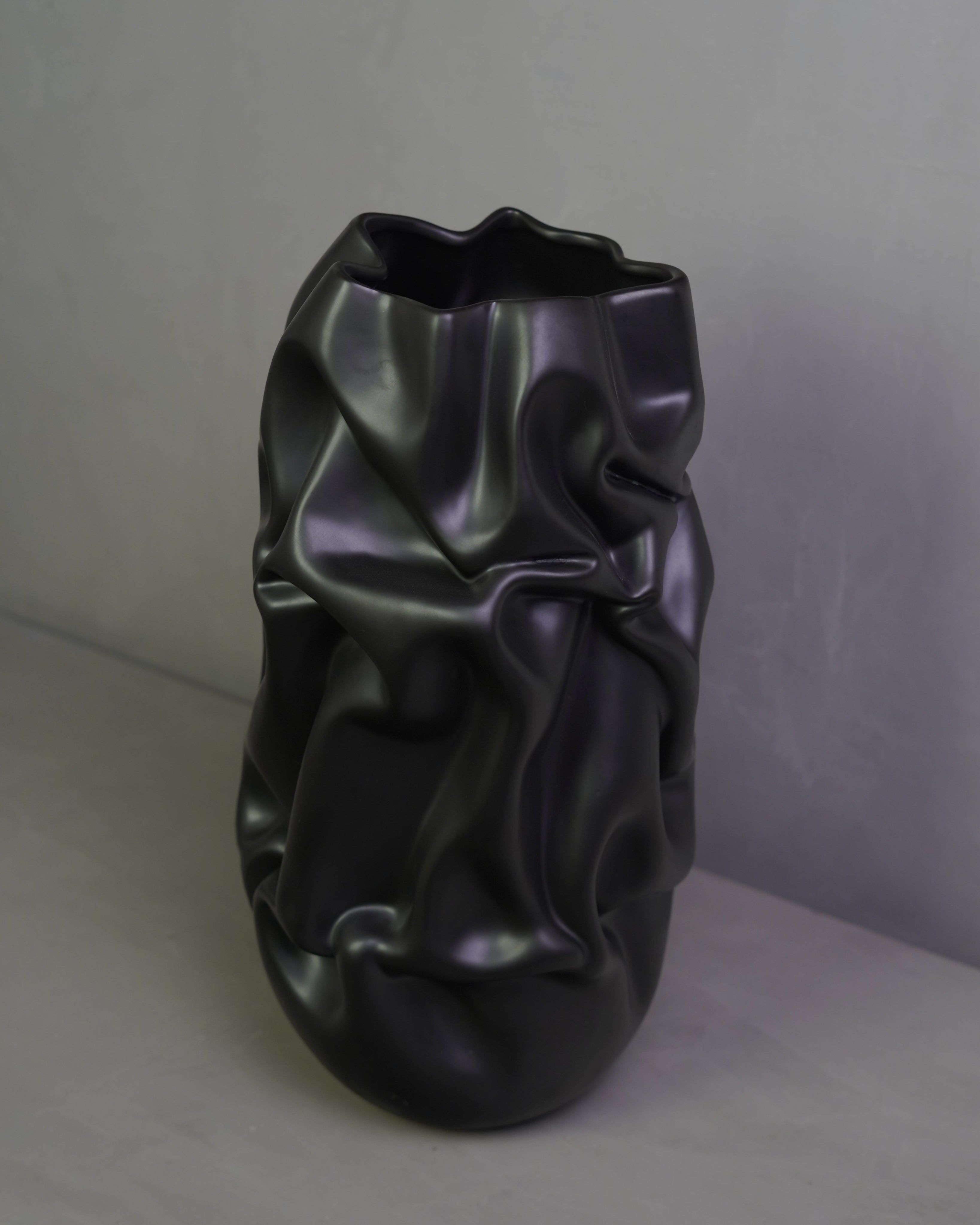 Ceramic Sculpture Vessel L - Black