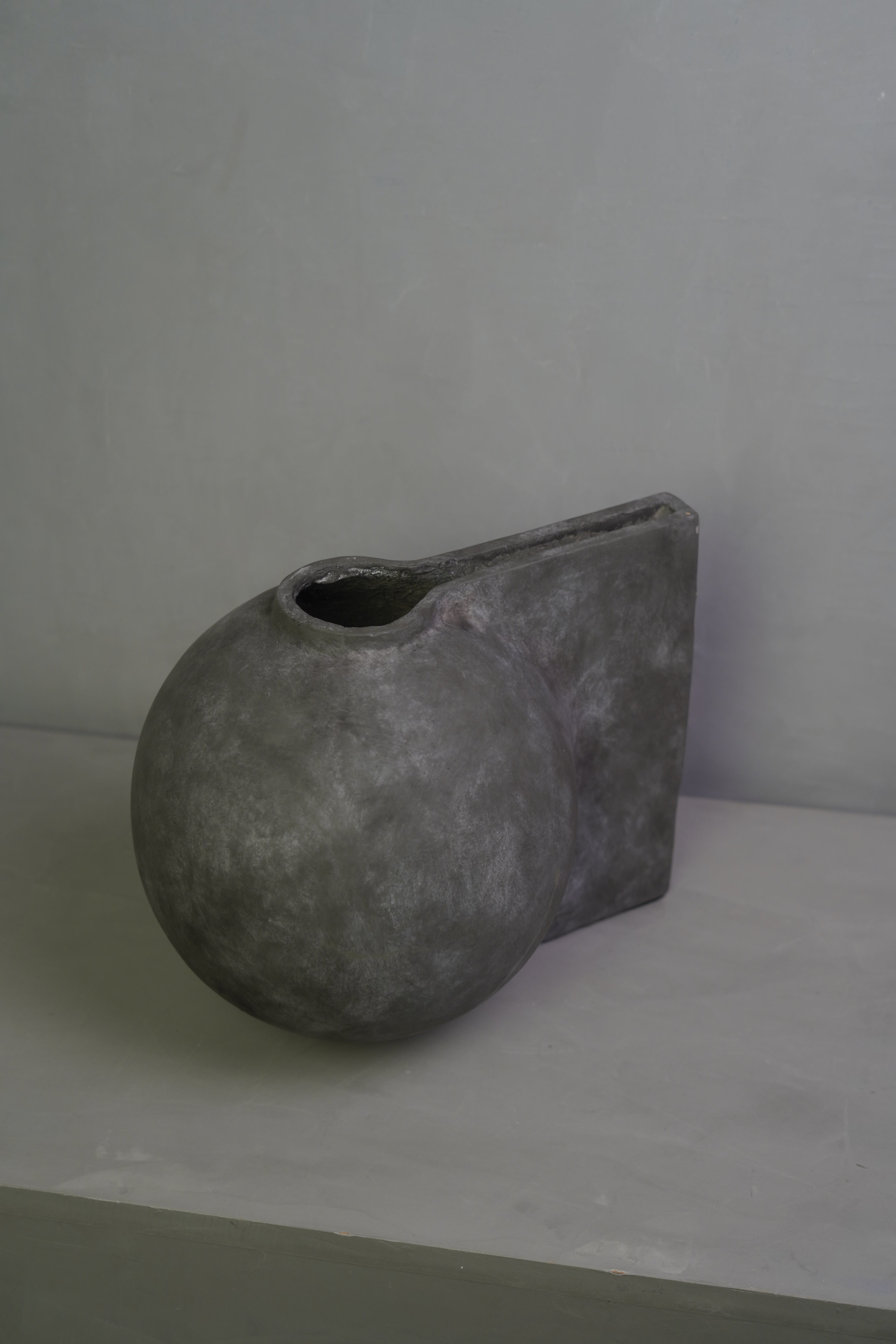 Offset Vase, Big - Dark Grey