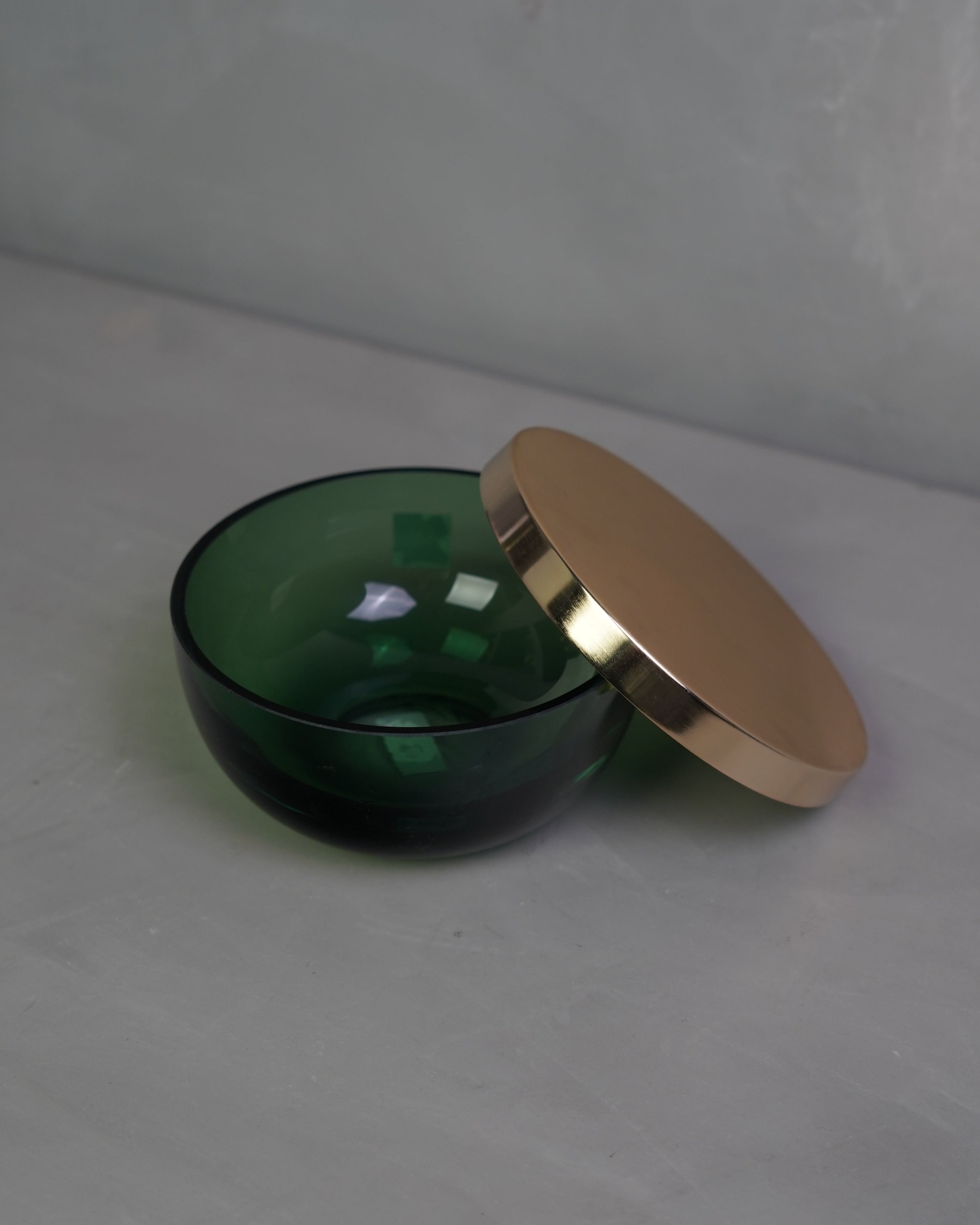 Tota Jar Small Rounded Box with Lid - Green/Brass
