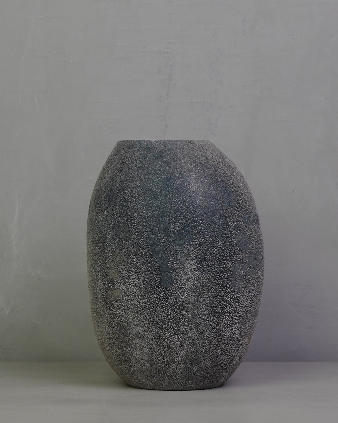 Pebble Vase L - Gray