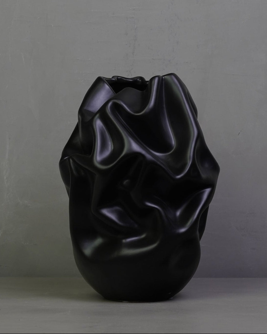 Ceramic Sculpture Vessel S - Black