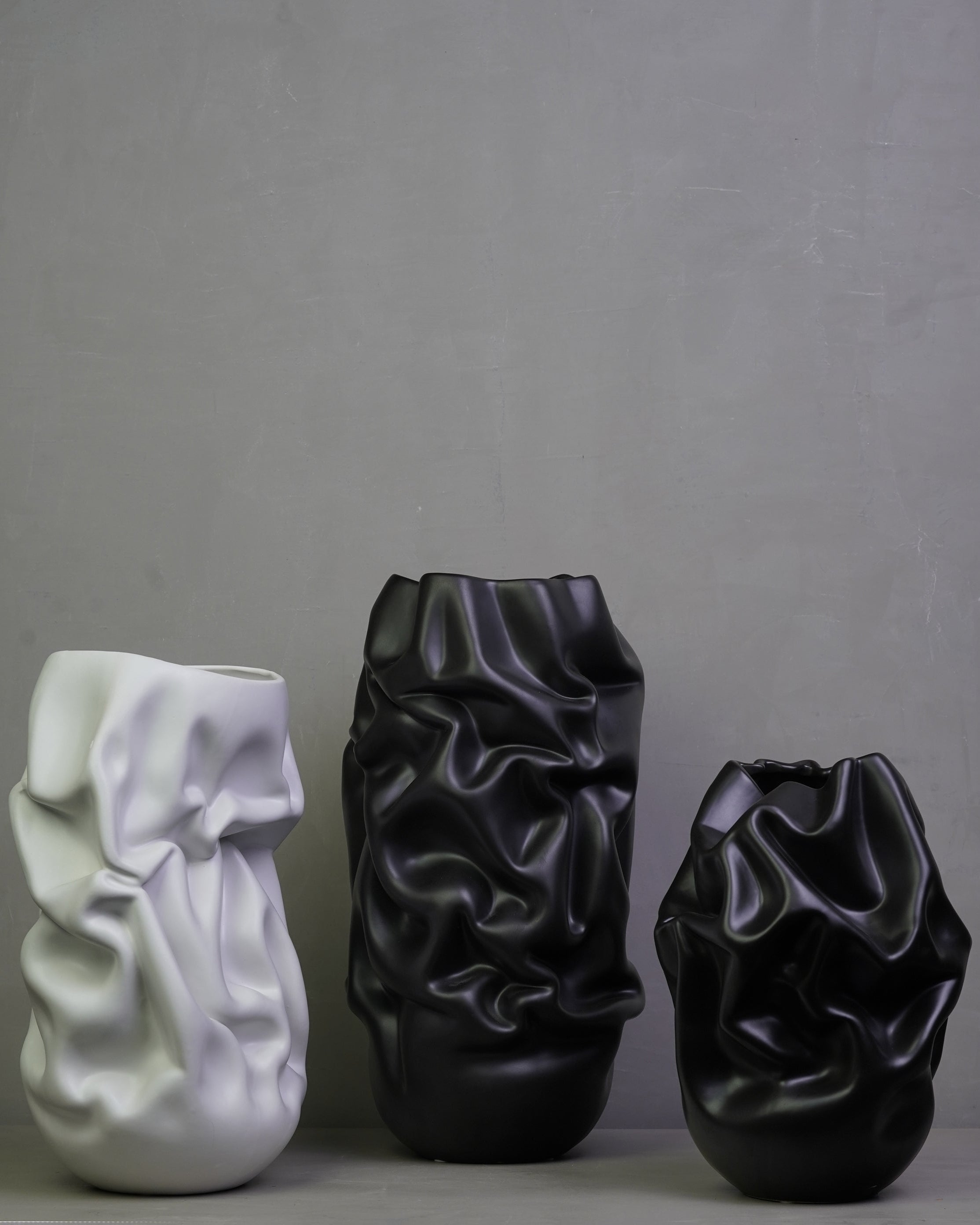 Ceramic Sculpture Vessel S - Black